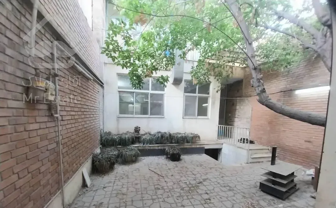 اجاره آپارتمان ۱۸۰ متری ۴ خوابه طبقه ۱ در آبشار