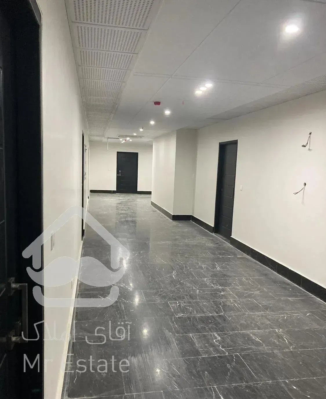 ۸۵ متر سند اداری کلید نخورده دریاچه