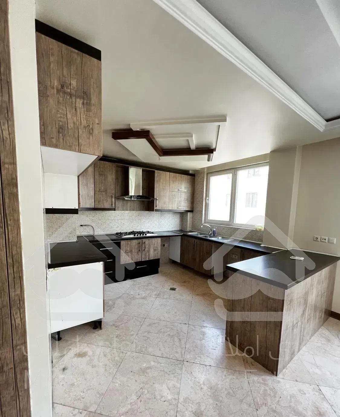 125 متر 3 خواب لوکیشن  پاسداران