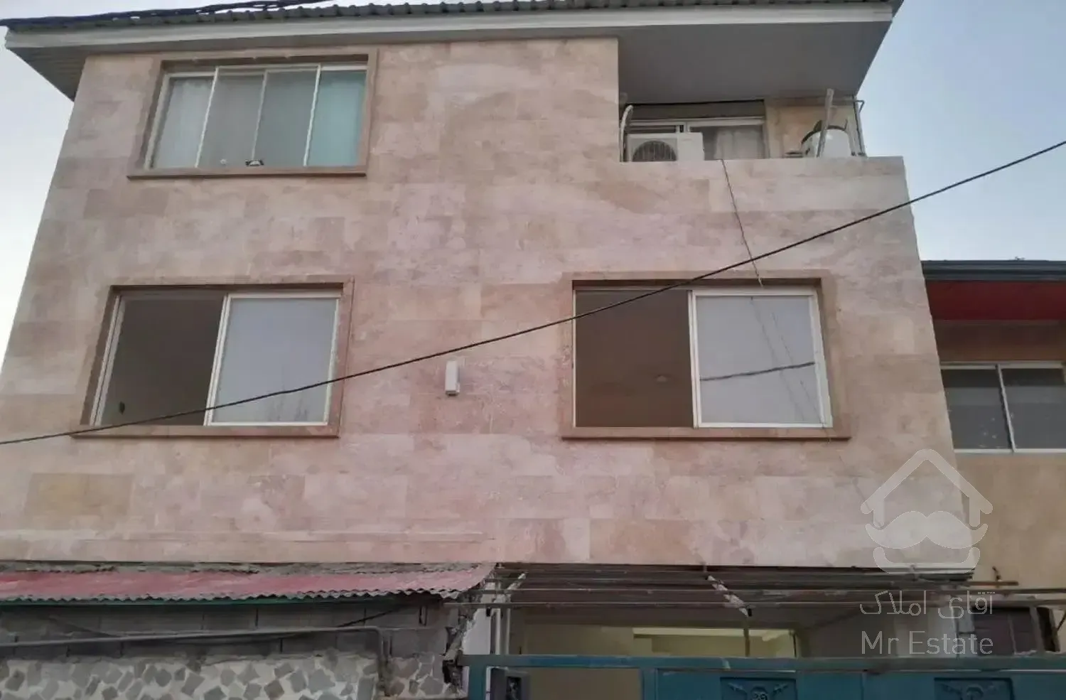 آپارتمان طبقه اول