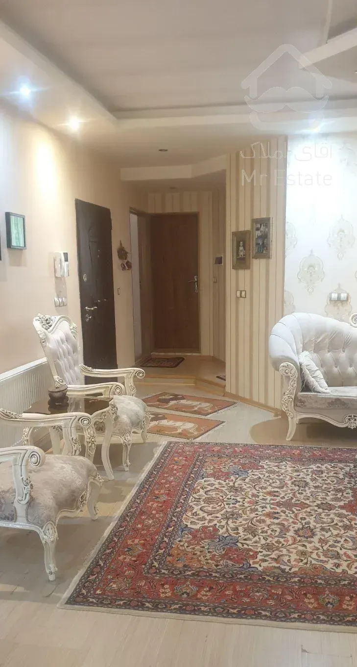 شهرک نادری پیلوت با سه و نیم طبقه مسکونی