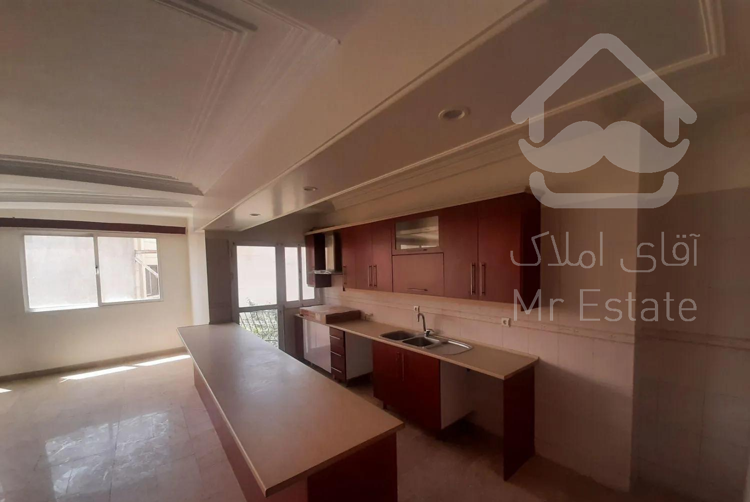 ۱۲۱ متر شمال اندرزگو