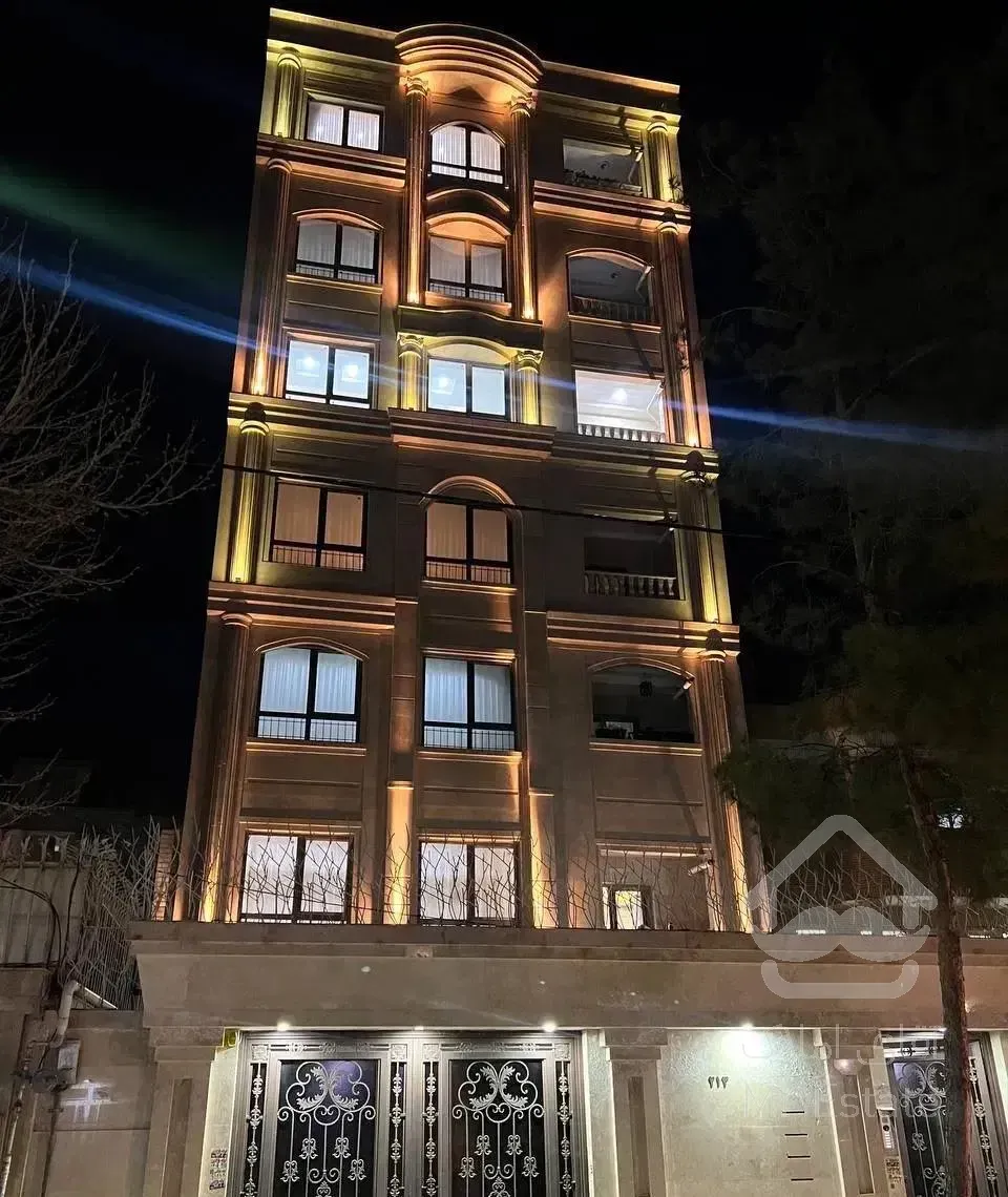 اوایل دانش اموز/ ۳نبش /۲۲۰ متری /تخلیه /نوساز