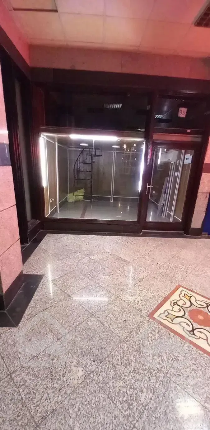 مغازه ۳۲ متر فول دیزاین