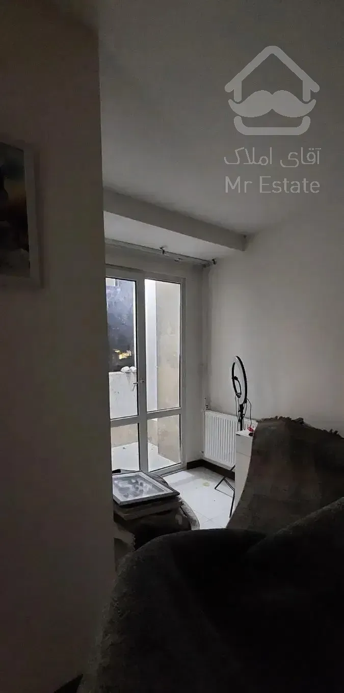 اوایل لادن نزدیک مترو برج نوساز ۹۰ متر