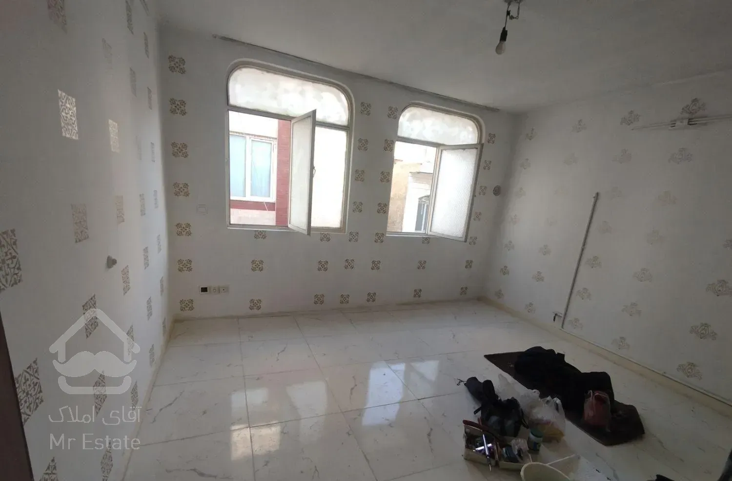 ۴۹ متری/تخلیه/طبقه۳سندی/تکواحدی/ساخت۸۵