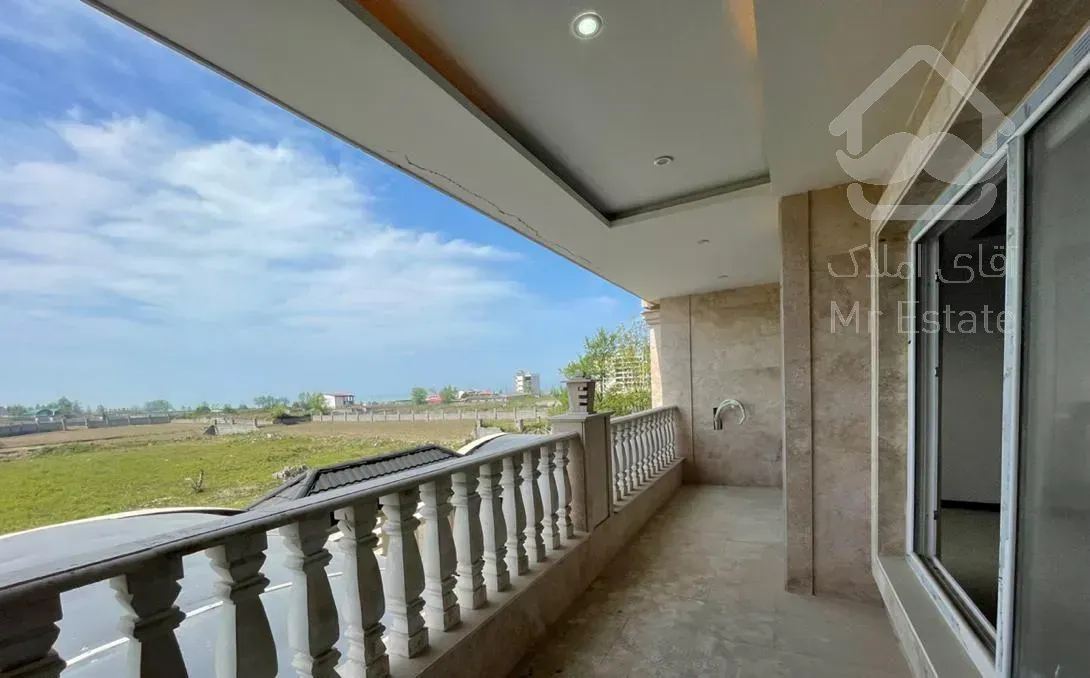 آپارتمان ۱۶۵ متری با تراس قابل چیدمان در رادیودریا