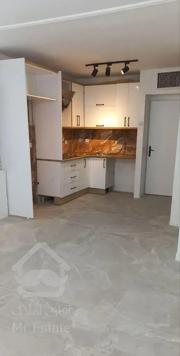 اپارتمان۴۵متری.طبقه همکف.فول بازسازی.معاوضه