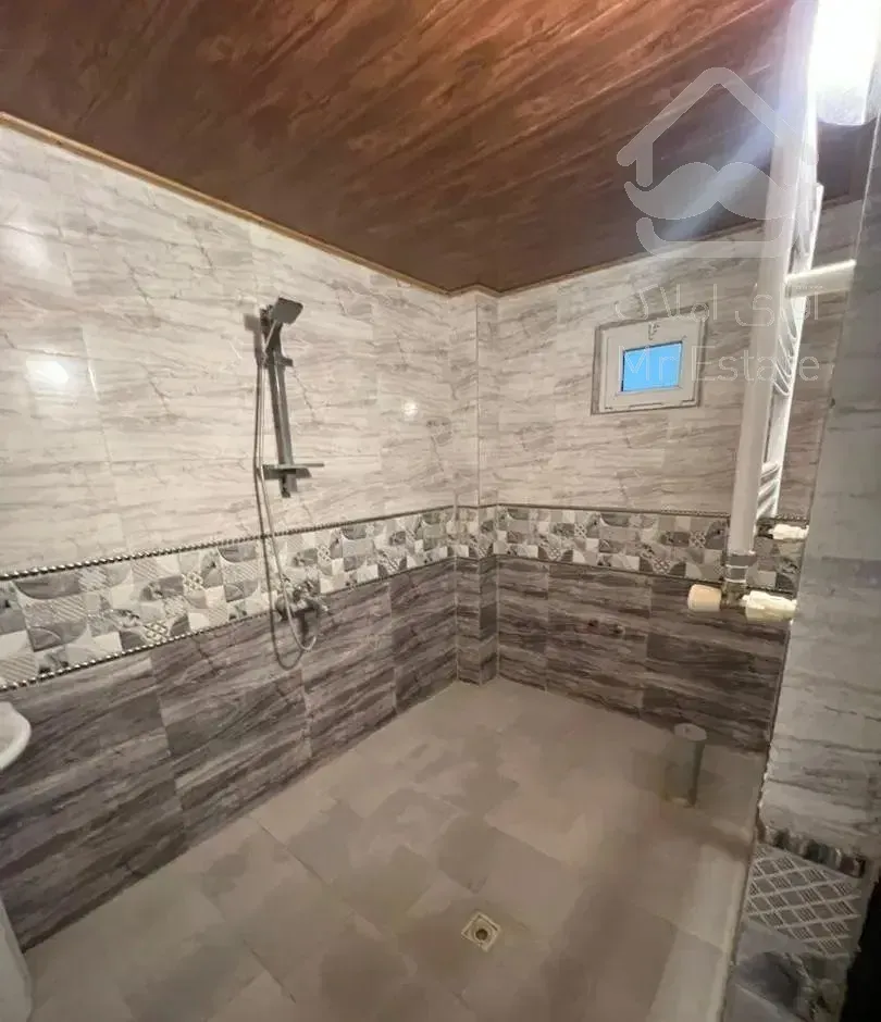 رهن و اجاره ویلا سه خوابه ساحلی شیک بهمراه روف