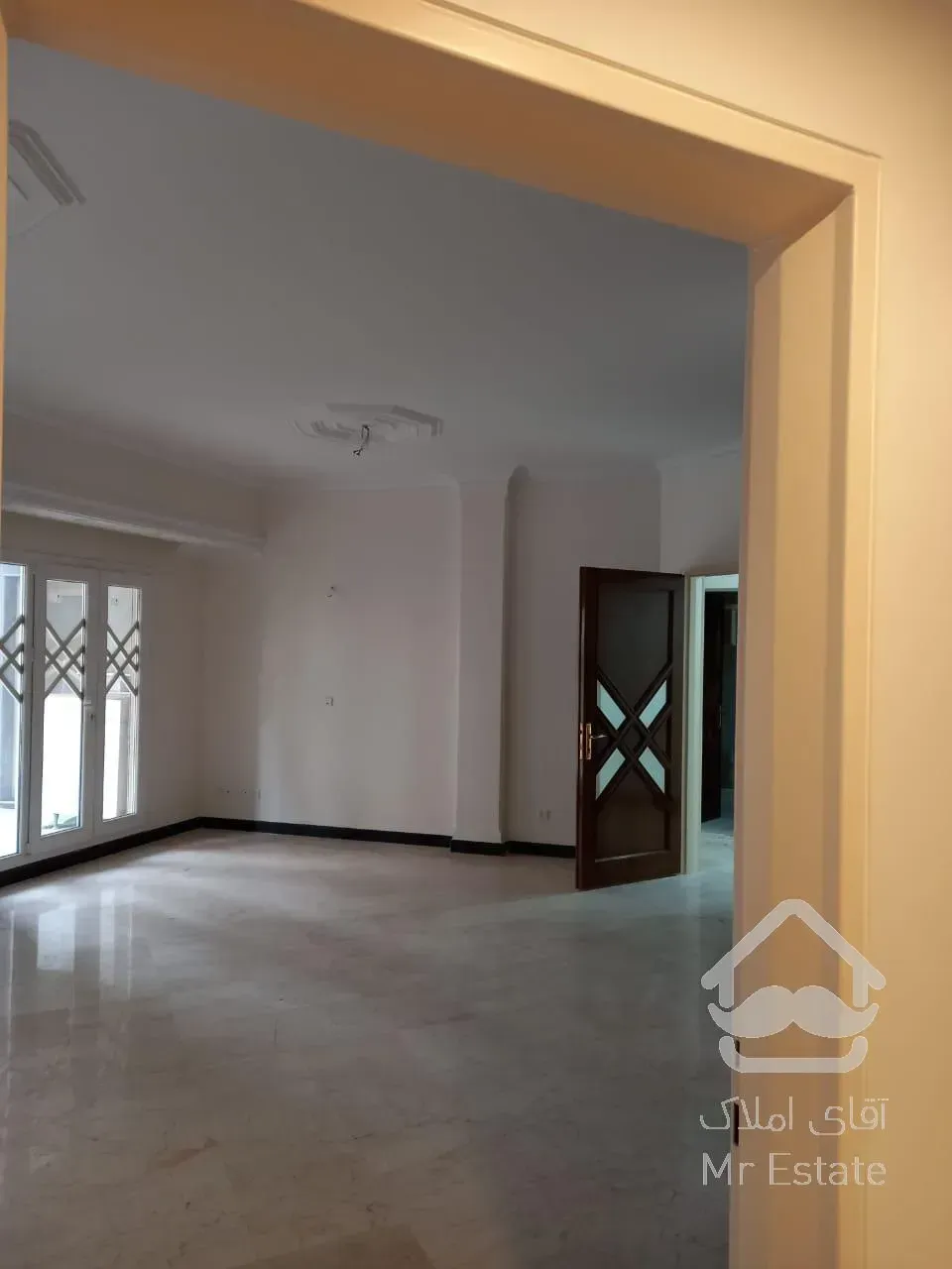 اجاره و رهن آپارتمان کامرانیه 410  متر لوکس