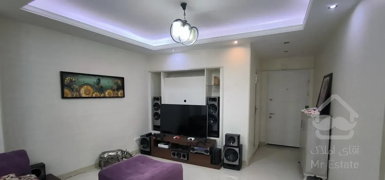 ۱۳۵متر دربند/آب و هوا بینظیر/۳تراس/دید کاخ/غرق نور