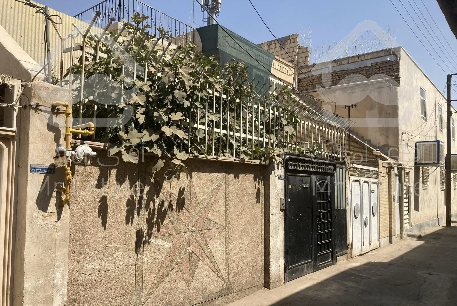 مسکونی ١٢٠ متری بلوار طالقانی ( کوچه دائی )