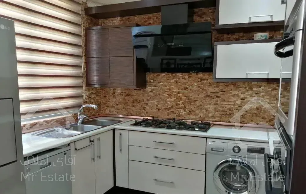 90 متری پاسداران زمرد