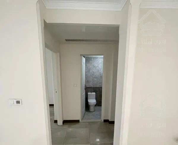 ۷۵ متر  بر خیابان اصلی درکه موقعیت اداری و مسکونی