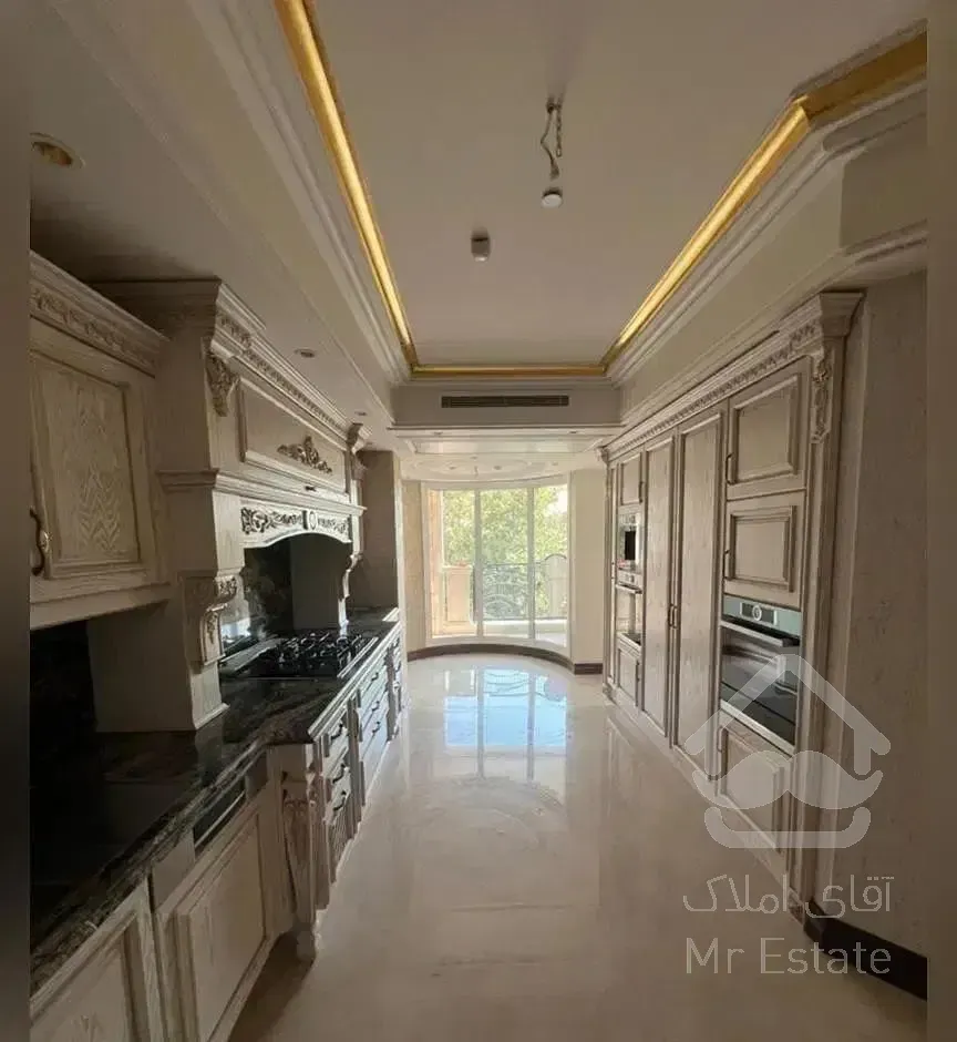 ۲۵۰ متر ویو سرسبز /تاپ لوکیشن / به قیمت رسیده