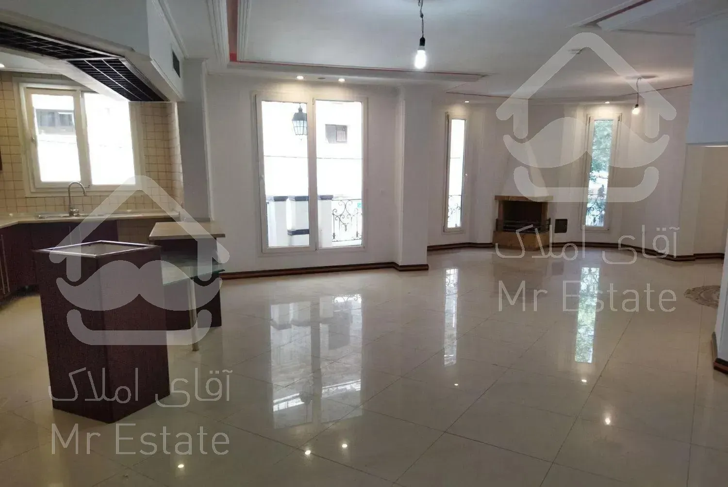 ۱۵۵ متر ۳ خوابه / کامرانیه / لابی و سرایدار مقیم