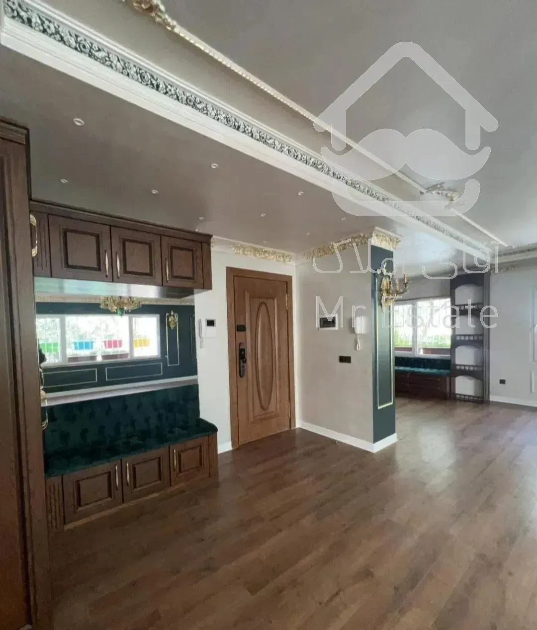 ۱۱۰متری میدان ونک