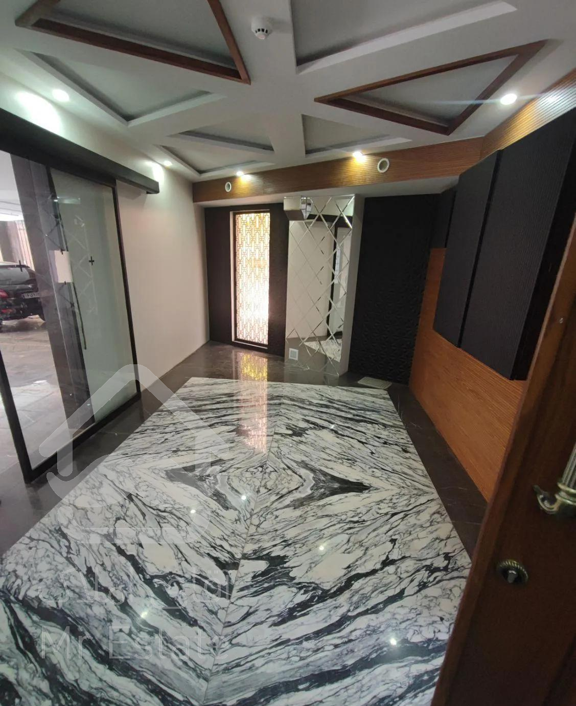 آپارتمان سنایی 135 متری ورودی از لابی