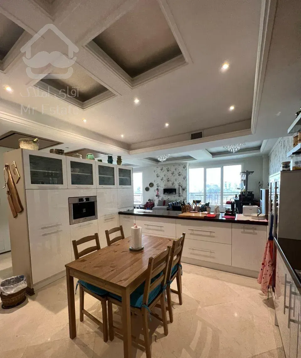 ۱۹۰ متر فول امکانات