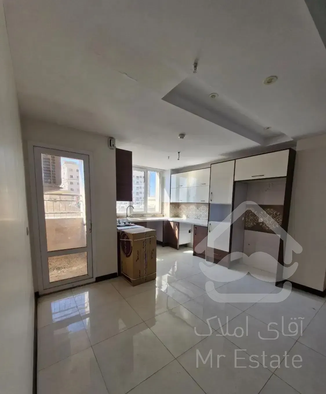 ۸۲متر/کم واحد/ طبقه همکف/۲کله نورگیر/ بلوار تعاون