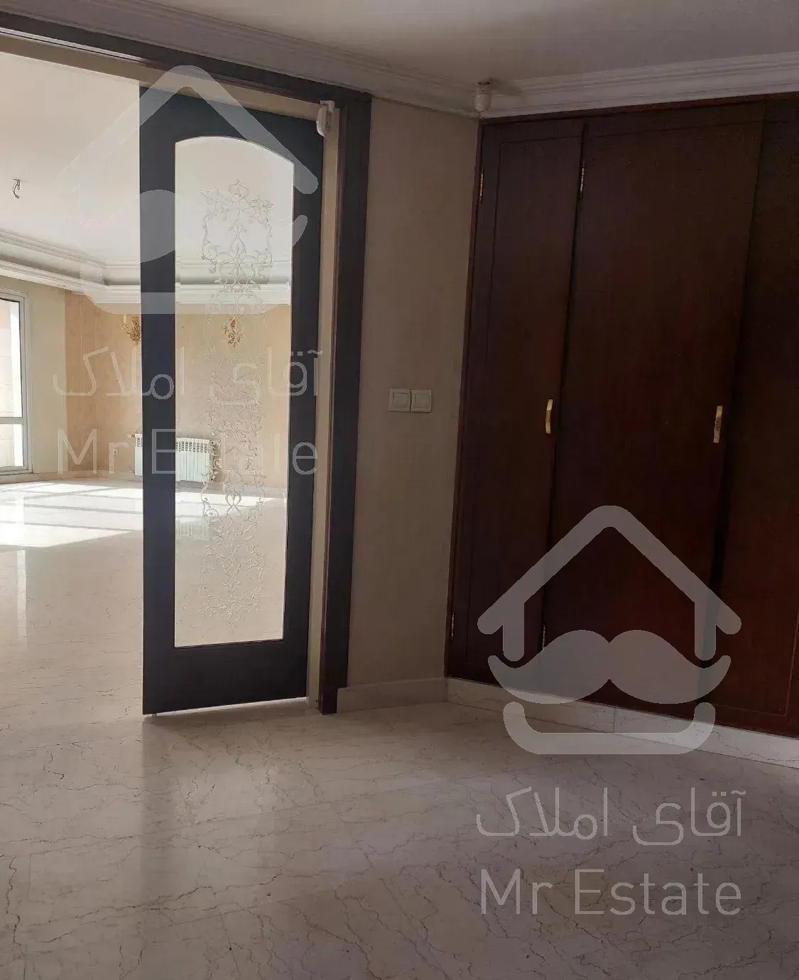 آپارتمان ۲۶۰ متر ۴ خواب تک واحدی استخردار