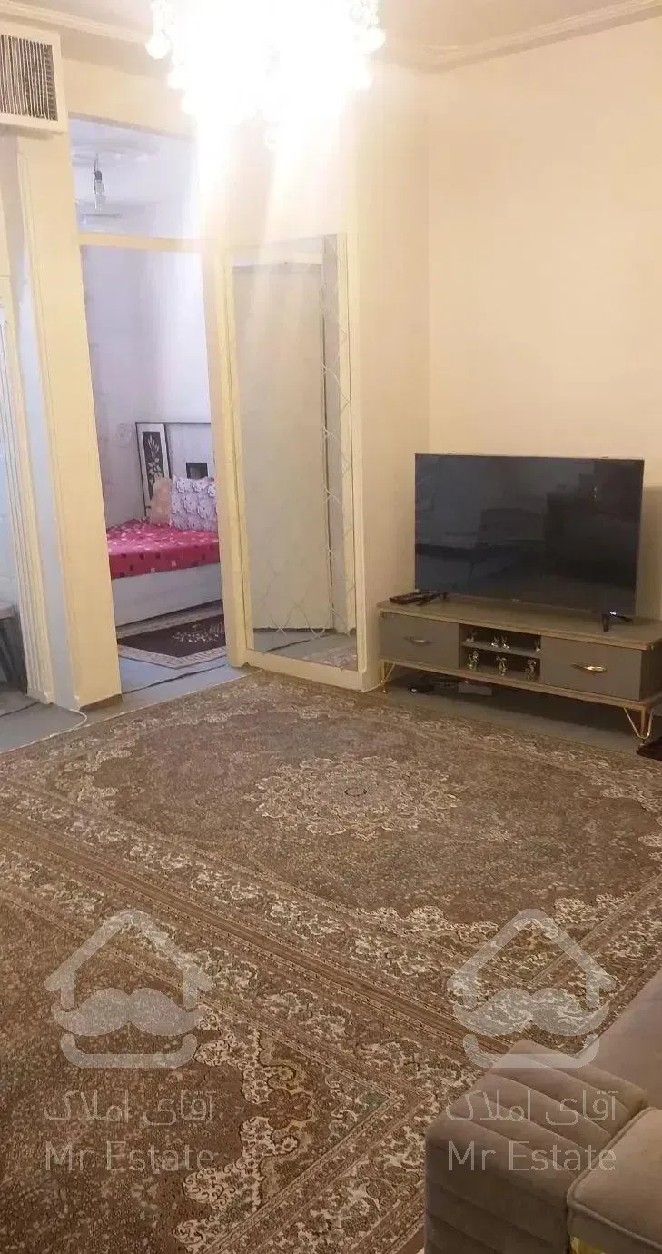 اپارتمان سند منگوله دار و دارای ۵ واحد میباشد