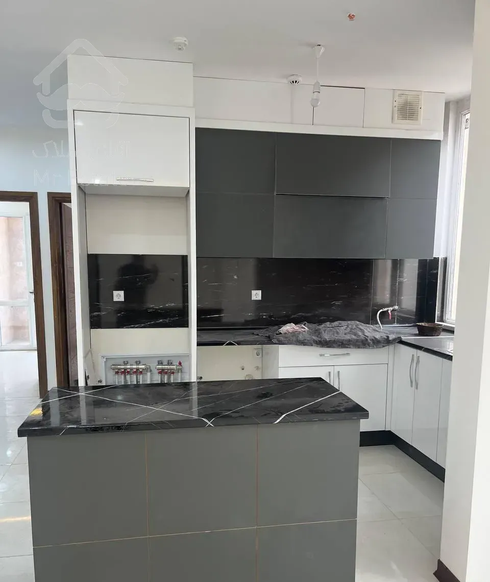 واحد سنددار و خوش‌نور در سرشور/اکبری