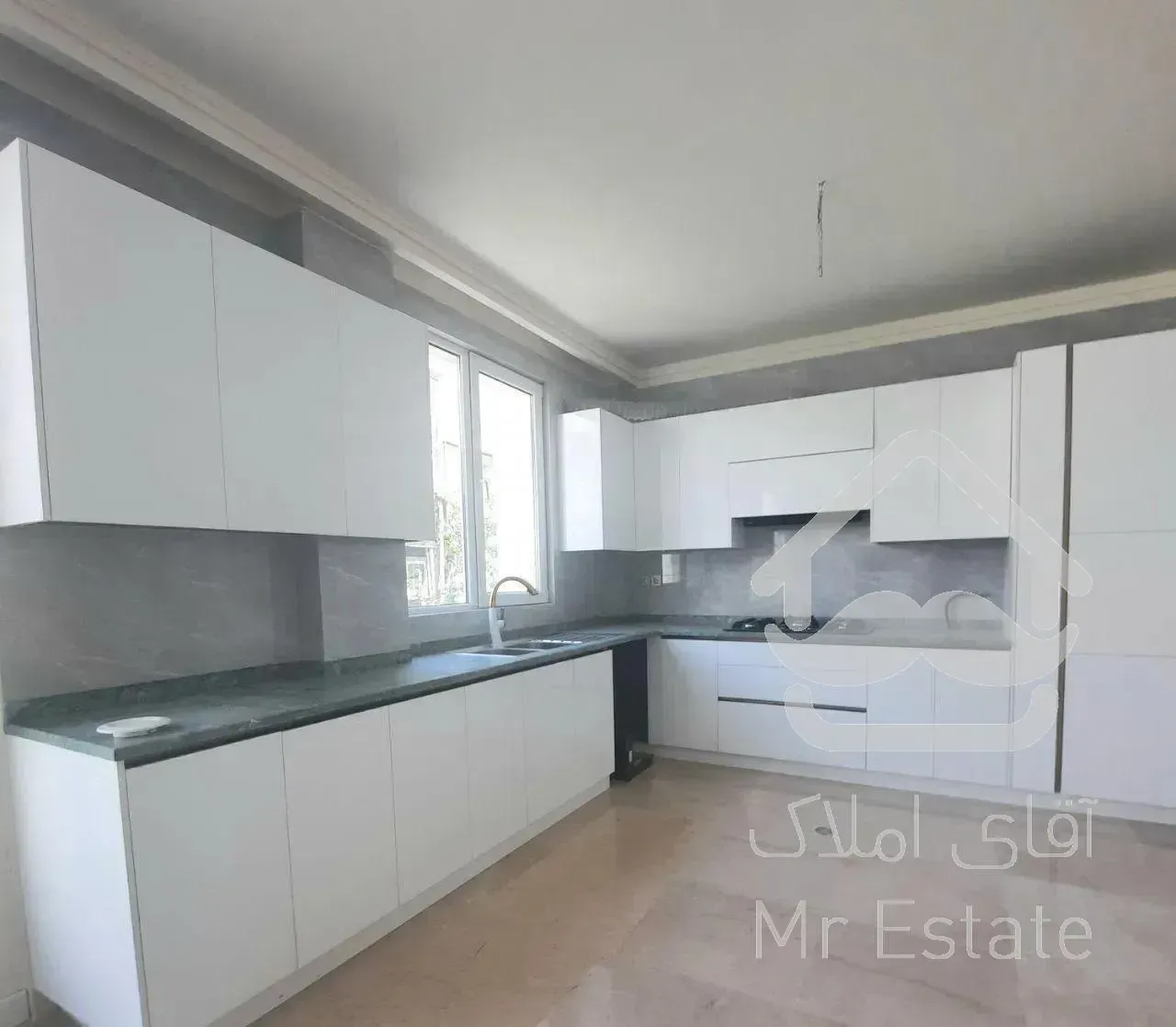 آپارتمان ۱۲۰ متری سه خواب نوساز کلیدنخورده دارآباد