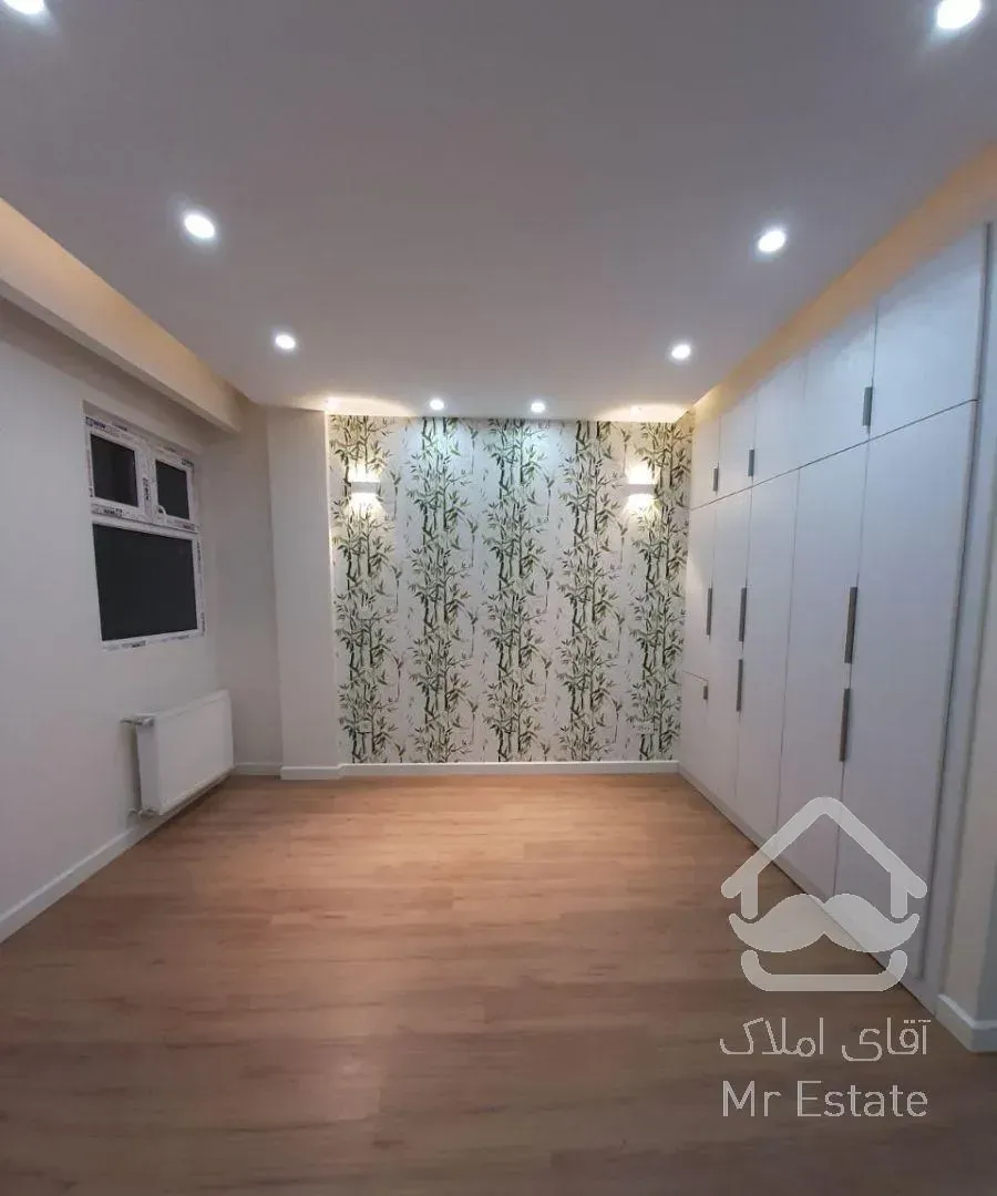 فروش واحد ۱۳۰ متری *  میرداماد  *