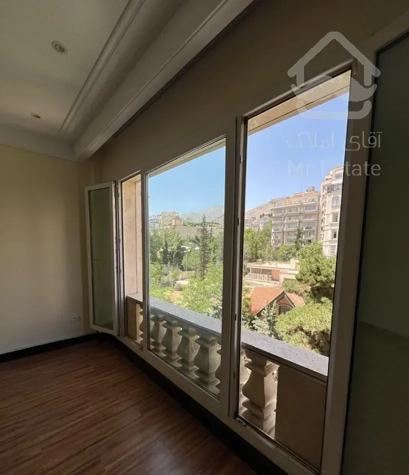 ۲۲۰متر/زیر سیزدهم/سه جهت ویو/مشاعات هتلینگ/به قیمت