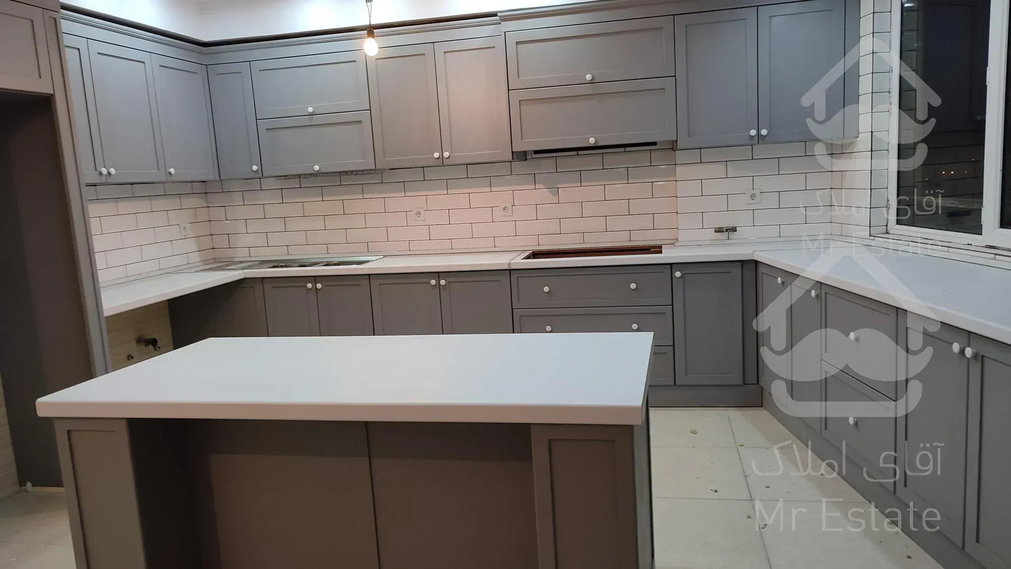 ۱۳۰متری ۳خوابه واقع در برج هواپیمایی کشوری