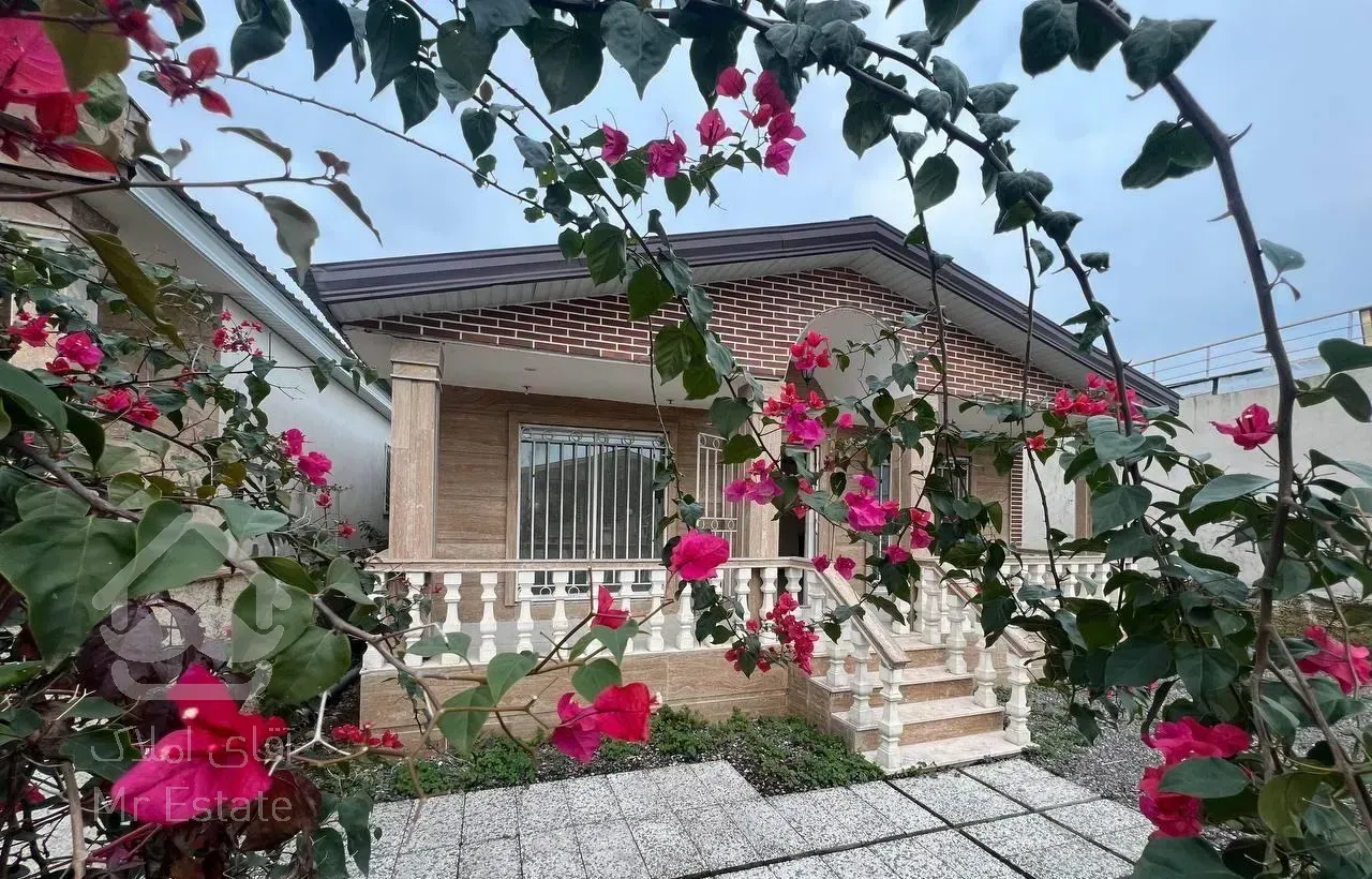 ویلاباغچه ۲۲۰متری سنددار داخل شهرک جنگلی