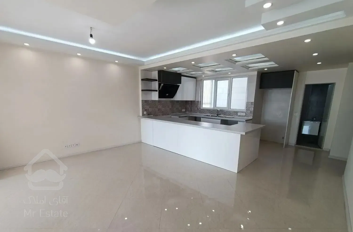 ۸۴متر.نوساز.خ لارستان،آبان شمالی