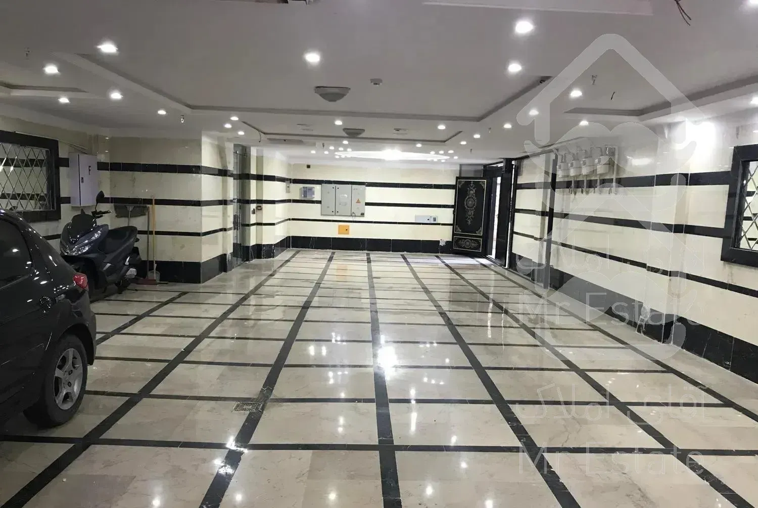 ۱۱۲/۵مترکلید نخورده با پارکینگ آماده محضر