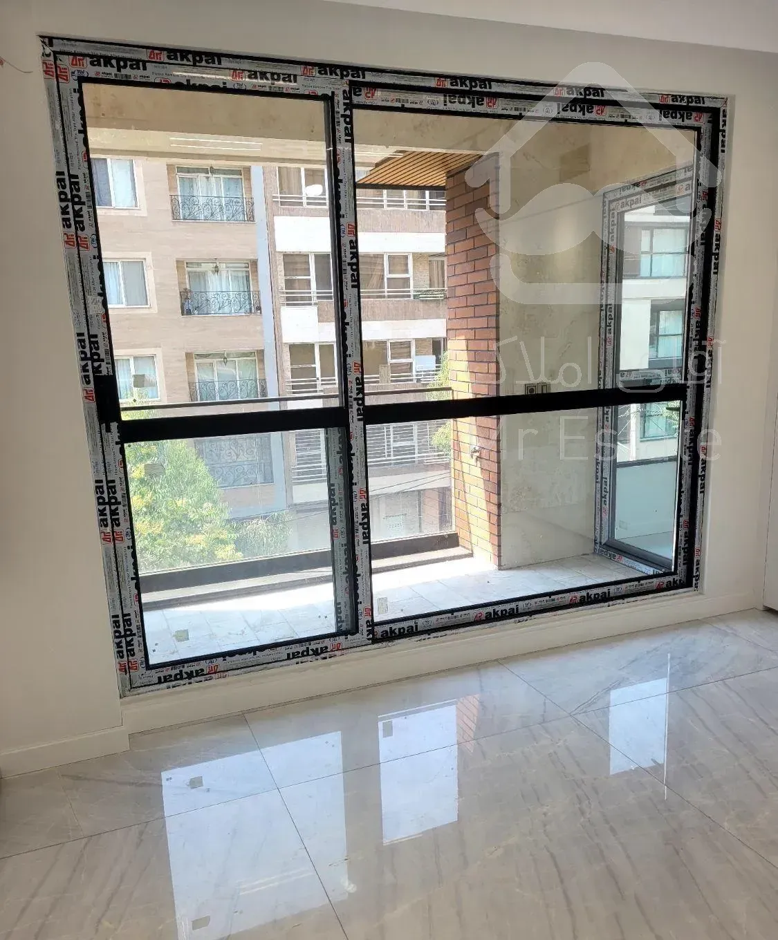 آپارتمان ۲۵۶ متر ی چهار خواب  ((سه پارکینگ سندی))