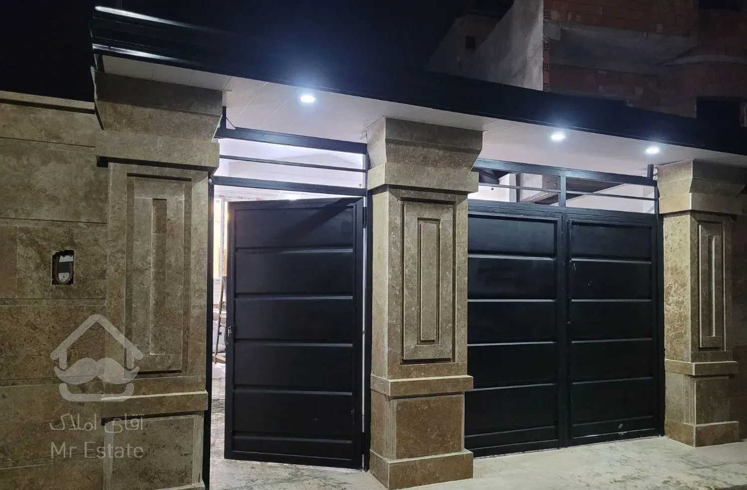 فروش خانه ویلایی ۲۱۰ متری ۲ خوابه