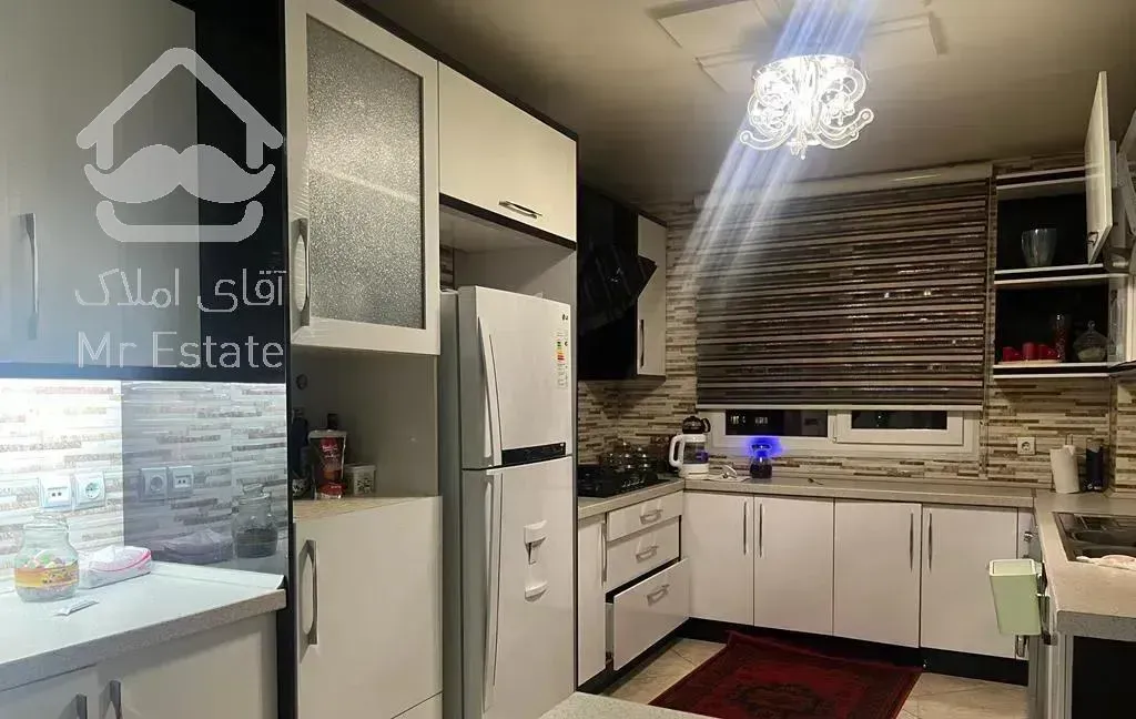 105 متری طبقه 9 برج مجلل پاسارگاد ویو دریاچه چیتگر