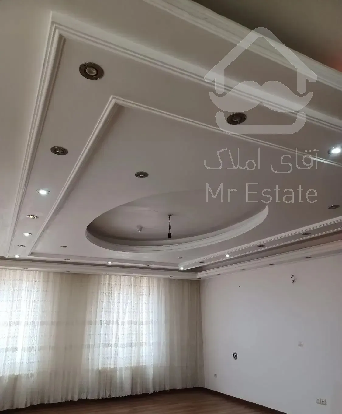 کارشناسان ورودی ساحلی ۱۱۰ متر نیلوفر یک رهن کامل
