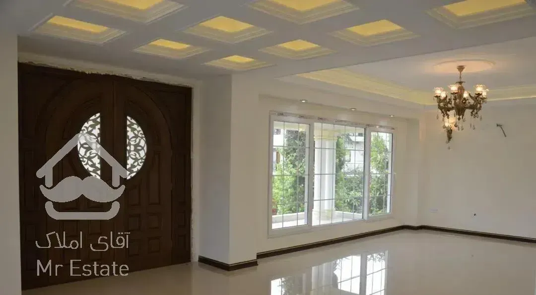 فروش ویلا ۷۰۰متری در محوطه ۱۰۰۰متری