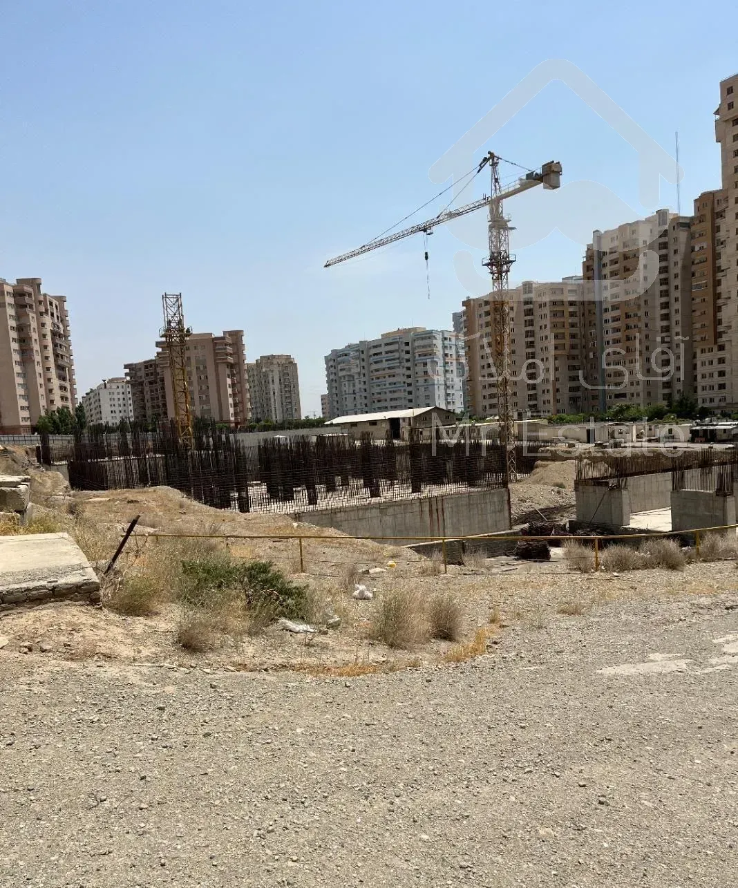 آپارتمان ۷۵متری/دریاچه چیتگر / اردستانی / وام‌دار