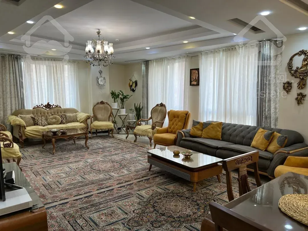 ۹۲ متری فول امکانات سالن پرده خور