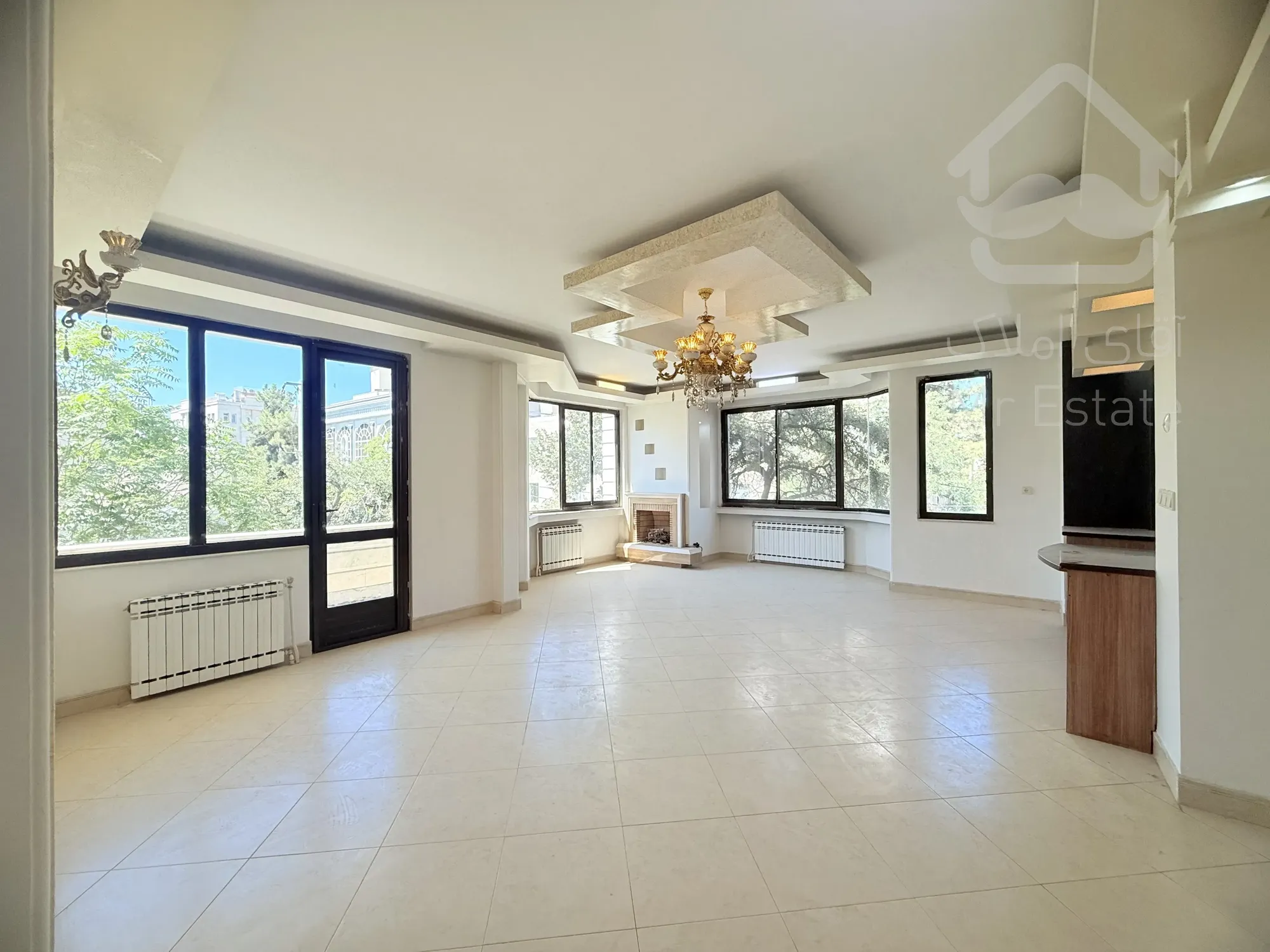 آپارتمان 135 متر 2خواب ،نورگیر عالی،بسیار خوش نقشه