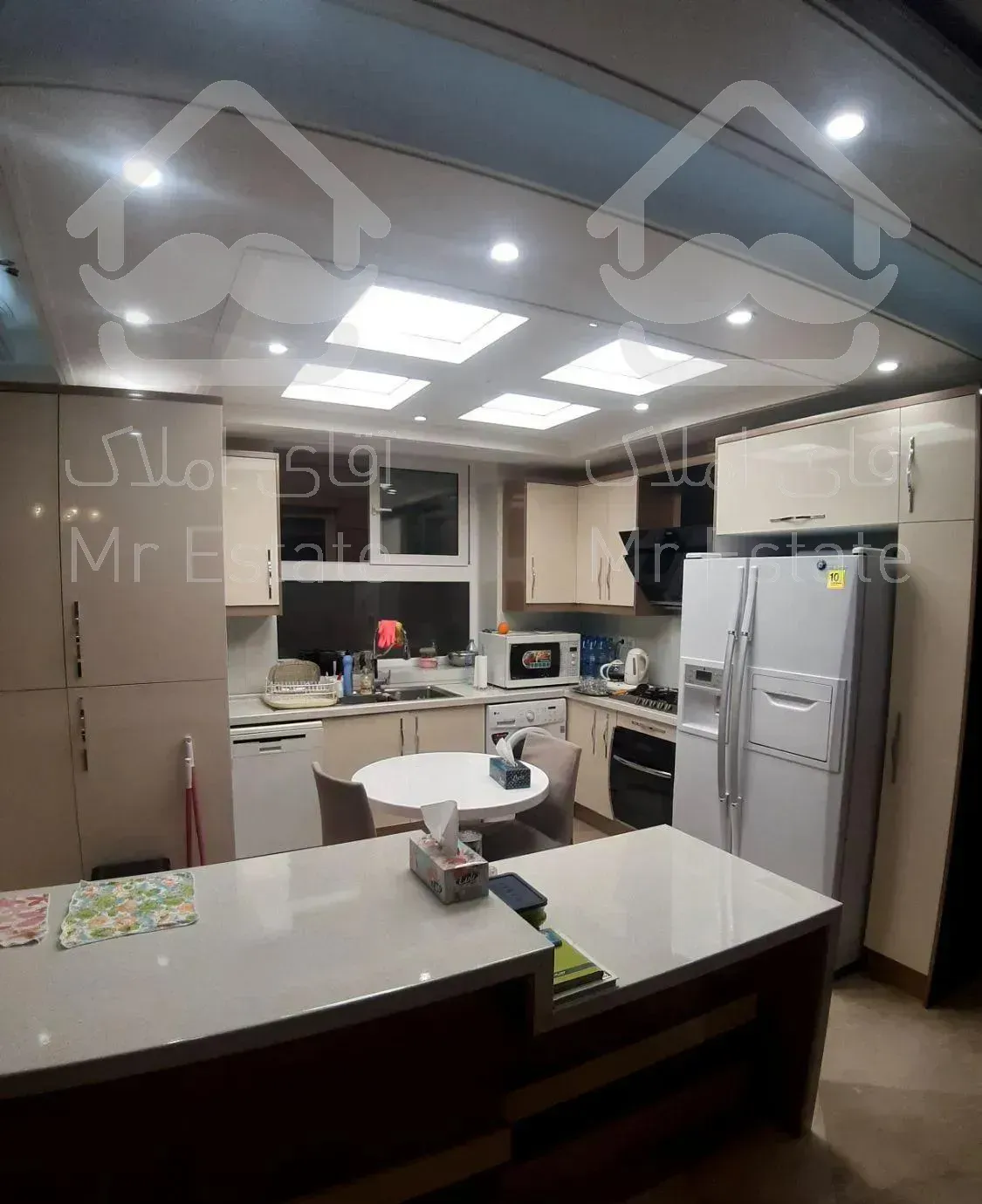 آپارتمان /۲۰۸ متر / چهار خواب