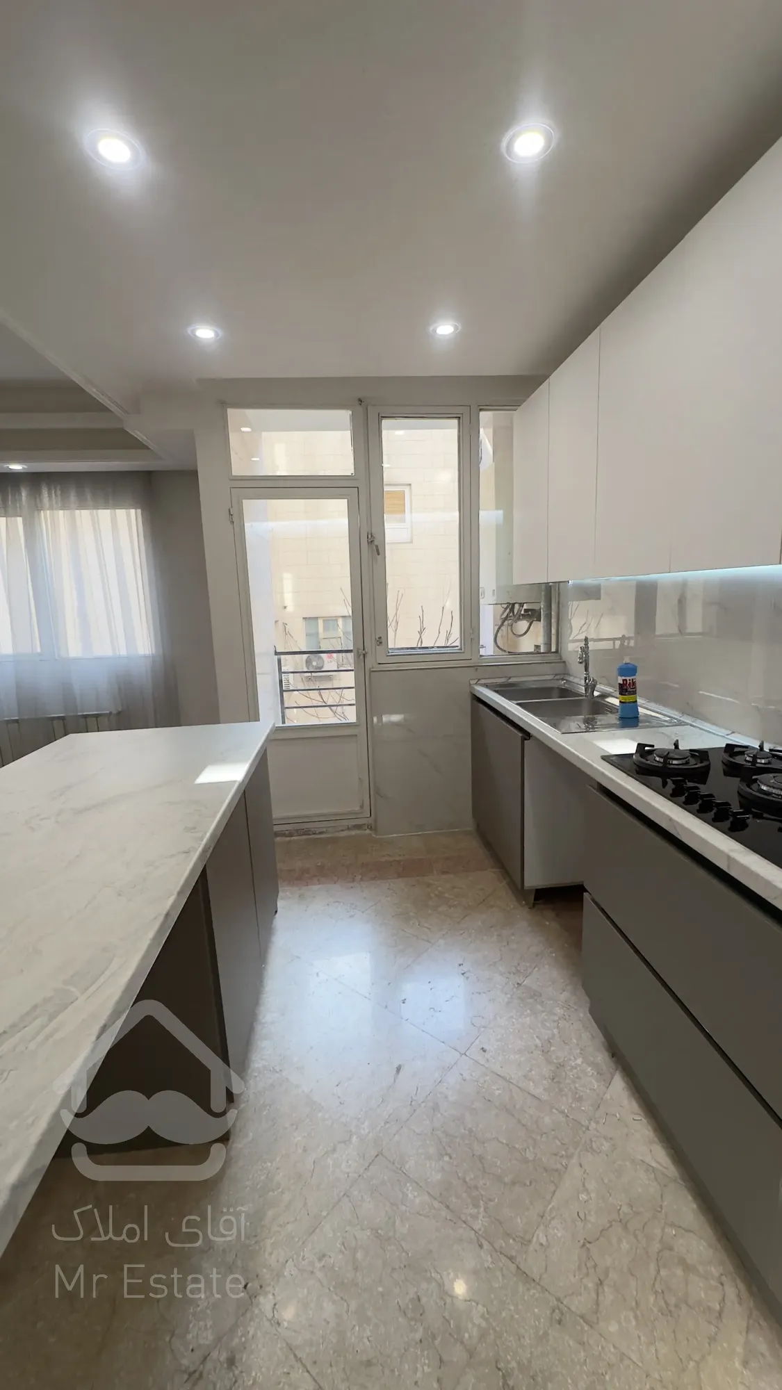 فروس سالن پزده خور روبه افتاب تاپ لوکیشن