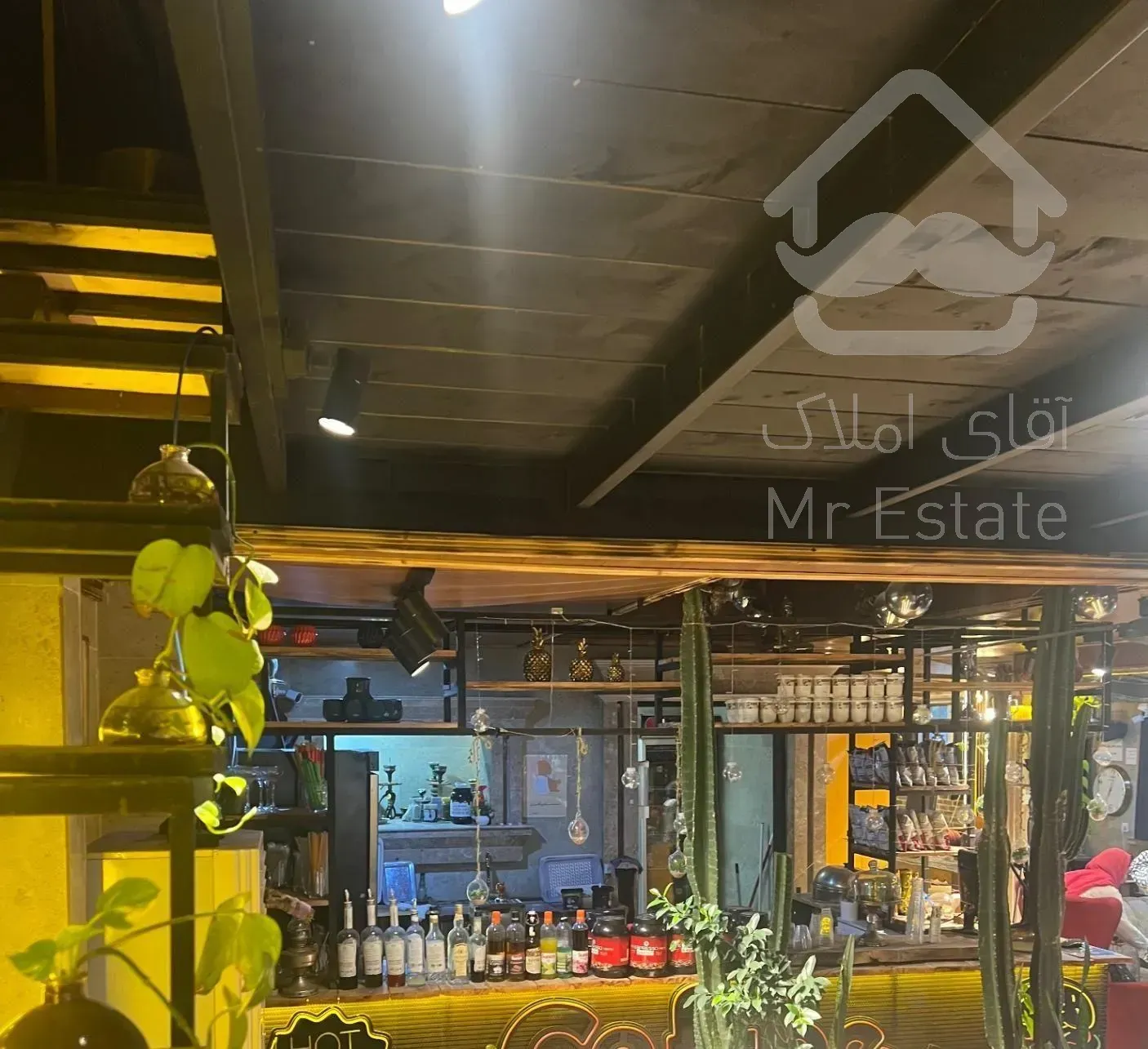 کافه ساحلی روبه دریا مکان عالی