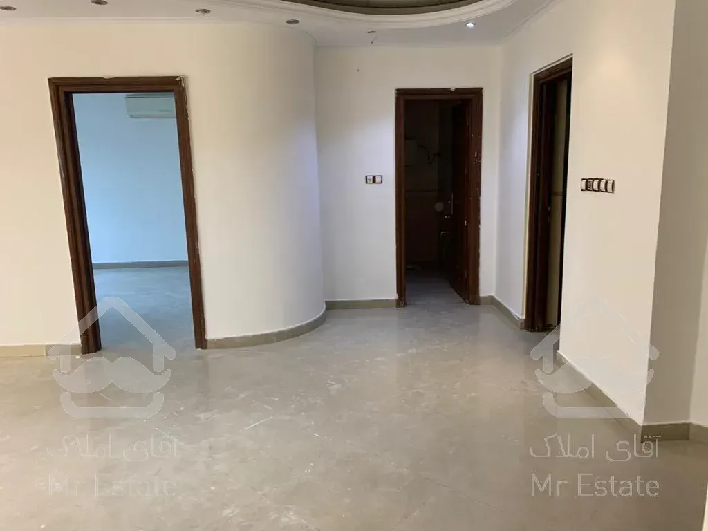 ۱۶۰۰متر سند اداری بخارست