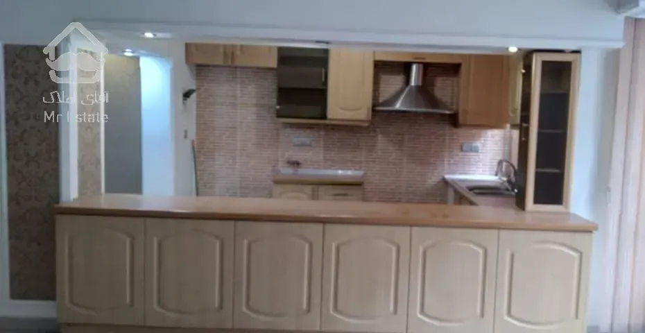 جردن ولیعصر ۱۲۰ متر دسترسی به حیاط