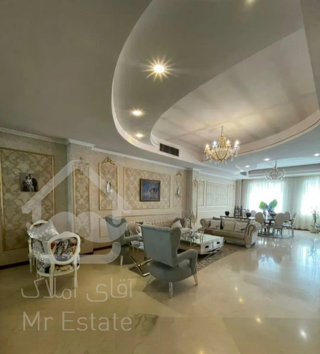 ۱۰۰ متر / سالن پرده خور/ چهار باغ