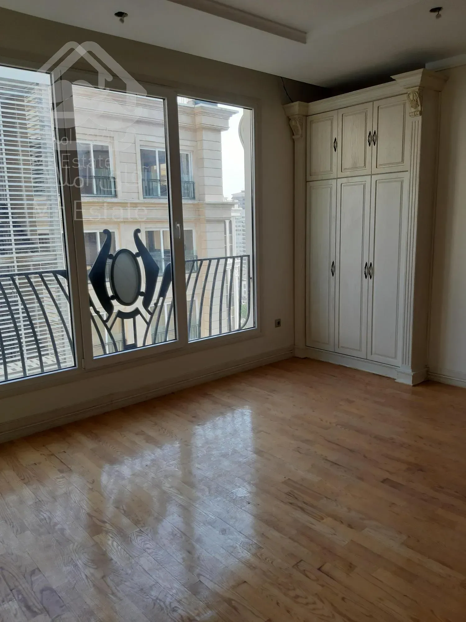 آپارتمان ۲۰۰متر ۳خواب نوساز تراس اقدسیه گلستان فول