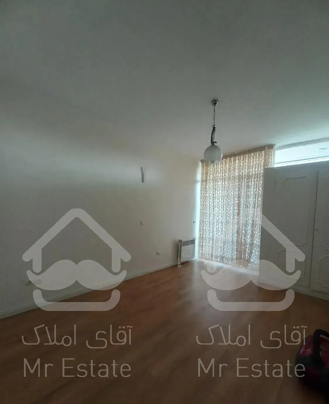 گاندی - ۱۵۳ متر (امکان سکونت چند ساله )